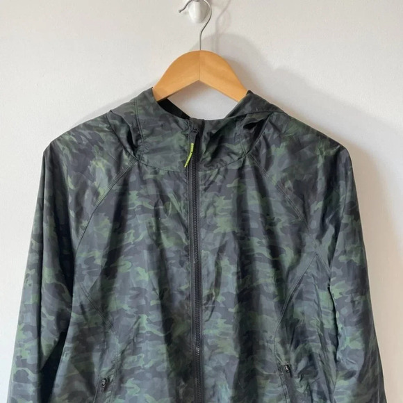Good American Fast Track Camo Running Jacket Coat Sz 3/L - Picture 4 of 8
